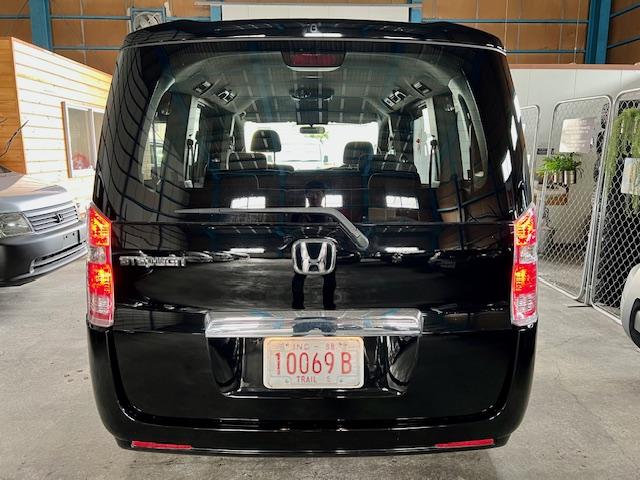 ステップワゴン Ｇ　Ｌパッケージ　両面電動スライド　ナビ　ＴＶ　Ｂｌｕｅｔｏｏｔｈオーディオ　ＤＶＤビデオ　バックカメラ　ＥＴＣ　ＨＩＤ　オートライト　艶消しスチールホイール　マッドタイヤ新品装着（8枚目）