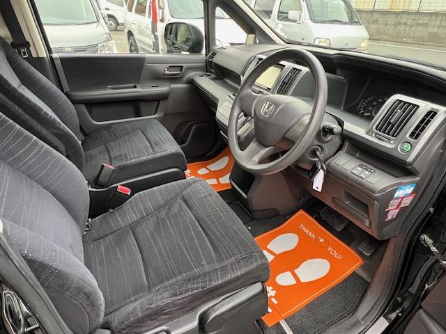 ステップワゴン Ｇ　Ｌパッケージ　両面電動スライド　ナビ　ＴＶ　Ｂｌｕｅｔｏｏｔｈオーディオ　ＤＶＤビデオ　バックカメラ　ＥＴＣ　ＨＩＤ　オートライト　艶消しスチールホイール　マッドタイヤ新品装着（22枚目）