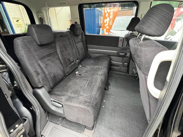 ステップワゴン Ｇ　Ｌパッケージ　両面電動スライド　ナビ　ＴＶ　Ｂｌｕｅｔｏｏｔｈオーディオ　ＤＶＤビデオ　バックカメラ　ＥＴＣ　ＨＩＤ　オートライト　艶消しスチールホイール　マッドタイヤ新品装着（26枚目）