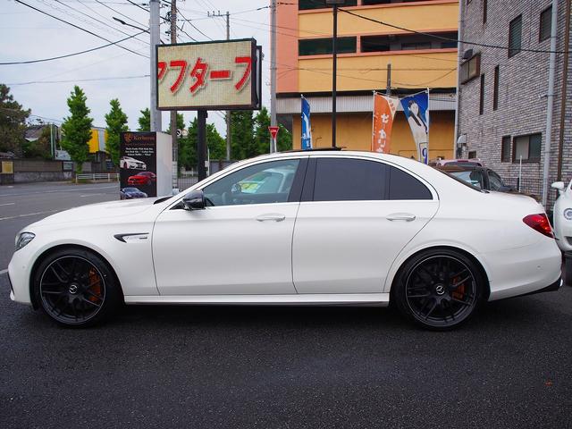 E63 S 4マチック+ AMGカーボンセラミックブレーキ AMGビッグキャリパー AMG専用鍛造20インチホイール フルオプションカーボンボディキット+カーボンインテリア セーフティドライブ オプションフル 保証書取説(32枚目)