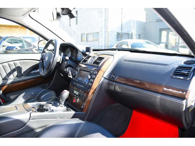 S 後期型モデルディーラー車 クライスジーク可変マフラー 20AW レッドキャリパー 左ハンドル サンルーフ レザーシート HDDナビ HIDライト LEDFテールレンズ 記録簿取説(22枚目)