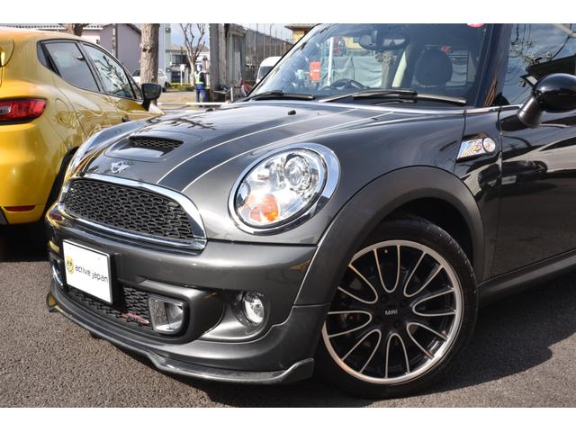 ＭＩＮＩ クーパーＳ　ユーザー下取／ＭＴ６速／ＪＣＷチューニングキット／パワークラフト可変マフラー／デフィ製追加４連メーター／カーボンフロントリップ／社外ステアリング／キセノンヘッドライト／カロッツェリア製ナビ（12枚目）