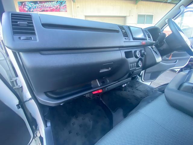 ハイエースバン ロングDX ハイルーフ・トヨタセーフティセンス・プリクラッシュセーフティ・社外ナビゲーション・バックカメラ・ETC(18枚目)