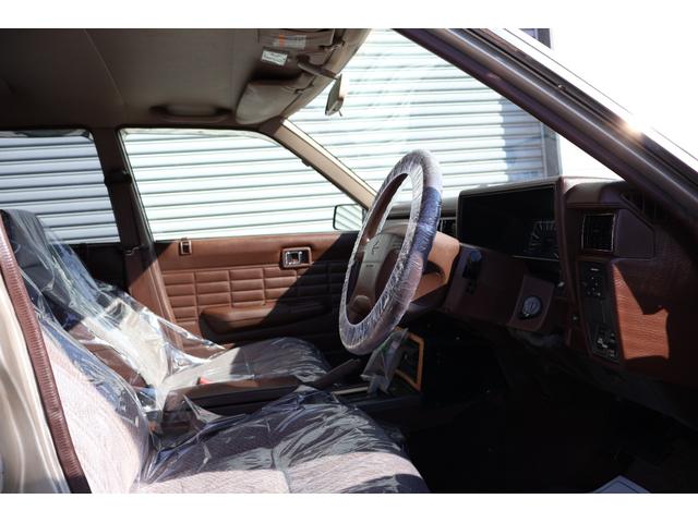 グロリアワゴン SGL サーフスタイル 新品VENPLAホイールキャップ 新品ホワイトリボンタイヤ LEDヘッドライト サンドベージュNewペイント タイミングベルト交換済み(18枚目)