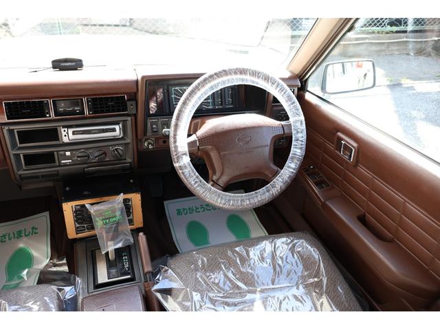 グロリアワゴン SGL サーフスタイル 新品VENPLAホイールキャップ 新品ホワイトリボンタイヤ LEDヘッドライト サンドベージュNewペイント タイミングベルト交換済み(20枚目)