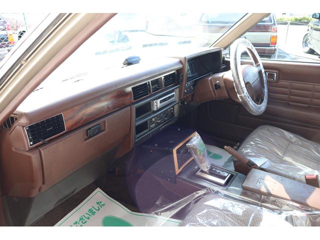 グロリアワゴン SGL サーフスタイル 新品VENPLAホイールキャップ 新品ホワイトリボンタイヤ LEDヘッドライト サンドベージュNewペイント タイミングベルト交換済み(21枚目)