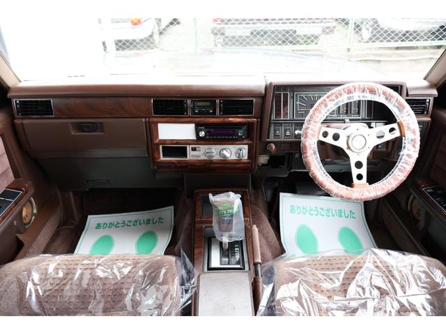 グロリアワゴン ＳＧＬ　サーフスタイル　新品ＮｅｏＭｏｏｎ１４ｉｎ　新品ホワイトリボンタイヤ　ＬＥＤヘッドライト　ウッドステアリング　ローダウン　タイミングベルト交換済み（3枚目）