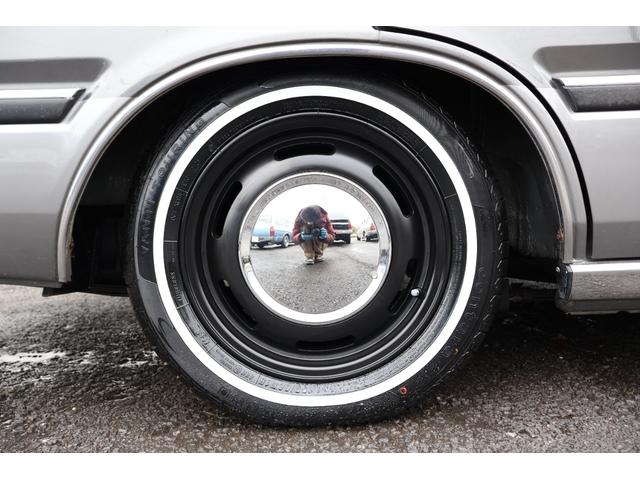 グロリアワゴン ＳＧＬ　サーフスタイル　新品ＮｅｏＭｏｏｎ１４ｉｎ　新品ホワイトリボンタイヤ　ＬＥＤヘッドライト　ウッドステアリング　ローダウン　タイミングベルト交換済み（6枚目）