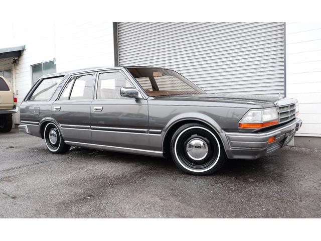 グロリアワゴン ＳＧＬ　サーフスタイル　新品ＮｅｏＭｏｏｎ１４ｉｎ　新品ホワイトリボンタイヤ　ＬＥＤヘッドライト　ウッドステアリング　ローダウン　タイミングベルト交換済み（9枚目）