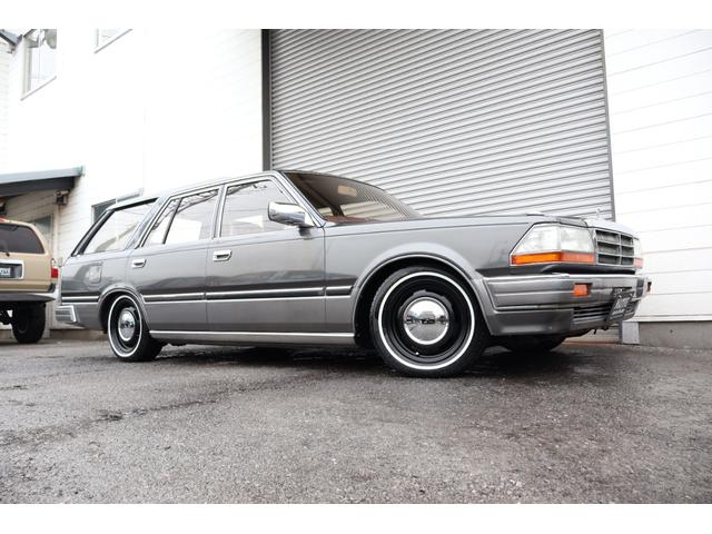 グロリアワゴン ＳＧＬ　サーフスタイル　新品ＮｅｏＭｏｏｎ１４ｉｎ　新品ホワイトリボンタイヤ　ＬＥＤヘッドライト　ウッドステアリング　ローダウン　タイミングベルト交換済み（10枚目）