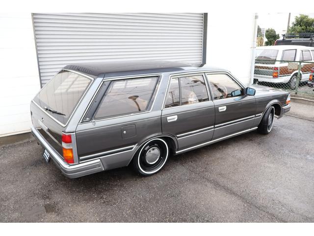 グロリアワゴン ＳＧＬ　サーフスタイル　新品ＮｅｏＭｏｏｎ１４ｉｎ　新品ホワイトリボンタイヤ　ＬＥＤヘッドライト　ウッドステアリング　ローダウン　タイミングベルト交換済み（24枚目）