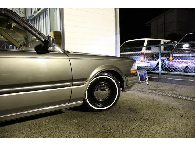 グロリアワゴン ＳＧＬ　サーフスタイル　新品ＮｅｏＭｏｏｎ１４ｉｎ　新品ホワイトリボンタイヤ　ＬＥＤヘッドライト　ウッドステアリング　ローダウン　タイミングベルト交換済み（39枚目）