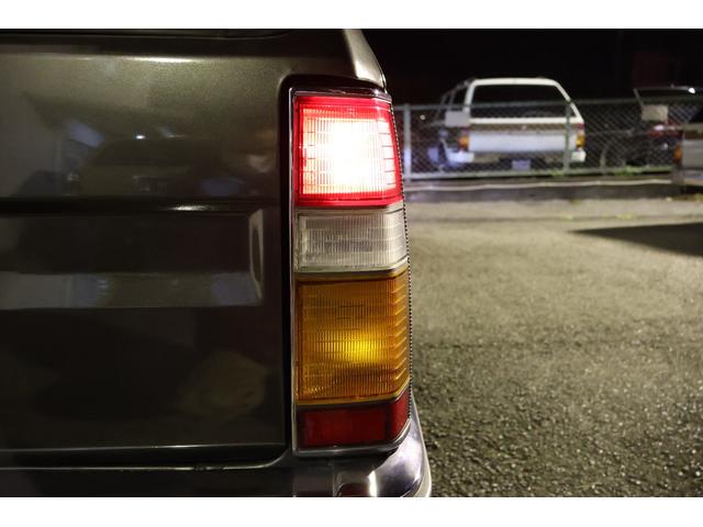 グロリアワゴン ＳＧＬ　サーフスタイル　新品ＮｅｏＭｏｏｎ１４ｉｎ　新品ホワイトリボンタイヤ　ＬＥＤヘッドライト　ウッドステアリング　ローダウン　タイミングベルト交換済み（46枚目）