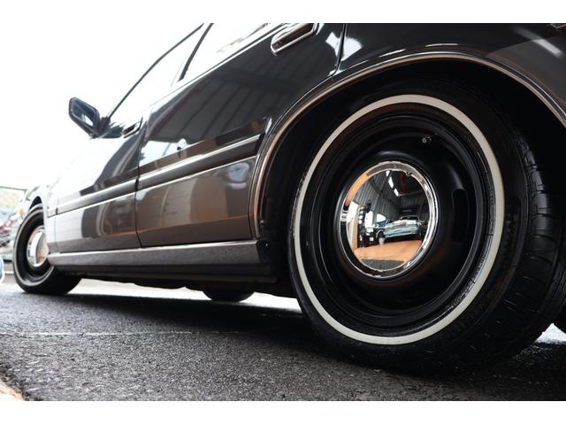 グロリアワゴン ＳＧＬ　サーフスタイル　新品ＮｅｏＭｏｏｎ１４ｉｎ　新品ホワイトリボンタイヤ　ＬＥＤヘッドライト　ウッドステアリング　ローダウン　タイミングベルト交換済み（48枚目）