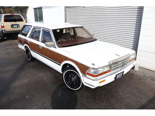 セドリックワゴン ＳＧＬ　サーフスタイル　ウッドデカール　新品デイトナブラック　新品ホワイトタイヤ　ＬＥＤヘッドライト　ＥＴＣ　タイミングベルト交換済み（2枚目）