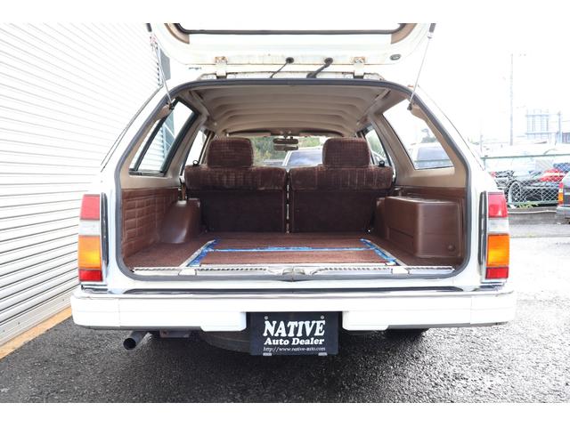 セドリックワゴン ＳＧＬ　サーフスタイル　ウッドデカール　新品デイトナブラック　新品ホワイトタイヤ　ＬＥＤヘッドライト　ＥＴＣ　タイミングベルト交換済み（15枚目）