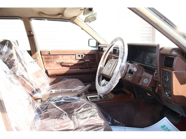 セドリックワゴン ＳＧＬ　サーフスタイル　ウッドデカール　新品デイトナブラック　新品ホワイトタイヤ　ＬＥＤヘッドライト　ＥＴＣ　タイミングベルト交換済み（18枚目）