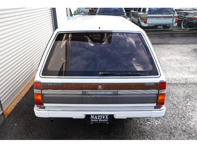 セドリックワゴン ＳＧＬ　サーフスタイル　ウッドデカール　新品デイトナブラック　新品ホワイトタイヤ　ＬＥＤヘッドライト　ＥＴＣ　タイミングベルト交換済み（26枚目）