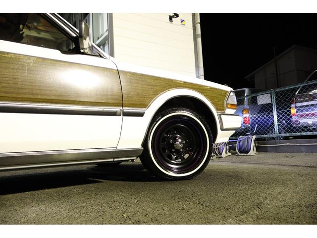 セドリックワゴン ＳＧＬ　サーフスタイル　ウッドデカール　新品デイトナブラック　新品ホワイトタイヤ　ＬＥＤヘッドライト　ＥＴＣ　タイミングベルト交換済み（40枚目）