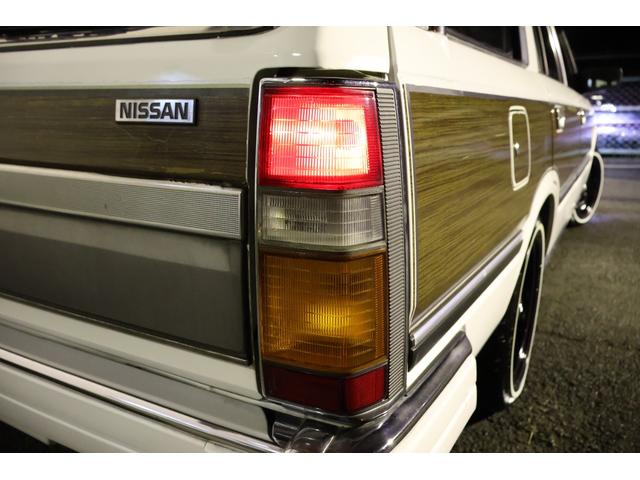 セドリックワゴン ＳＧＬ　サーフスタイル　ウッドデカール　新品デイトナブラック　新品ホワイトタイヤ　ＬＥＤヘッドライト　ＥＴＣ　タイミングベルト交換済み（46枚目）