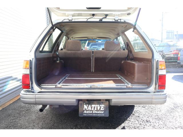 セドリックワゴン ＳＧＬリミテッド　サーフスタイル　ベンチシート　コラムオートマ　新品ＮｅｏＭｏｏｎ１５ｉｎ　新品ホワイトリボンタイヤ　ＬＥＤヘッドライト　ＥＴＣ　最終モデル　タイミングベルト交換済み（15枚目）