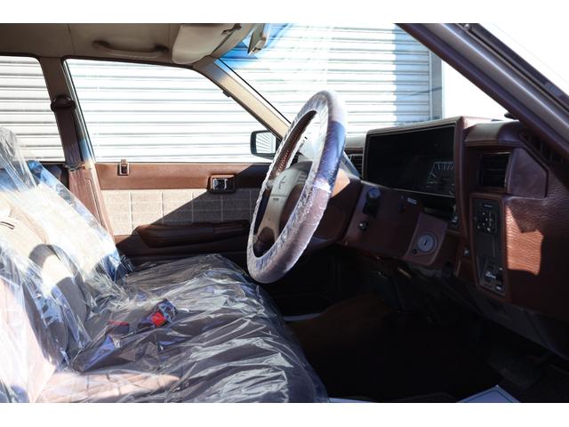 セドリックワゴン ＳＧＬリミテッド　サーフスタイル　ベンチシート　コラムオートマ　新品ＮｅｏＭｏｏｎ１５ｉｎ　新品ホワイトリボンタイヤ　ＬＥＤヘッドライト　ＥＴＣ　最終モデル　タイミングベルト交換済み（18枚目）