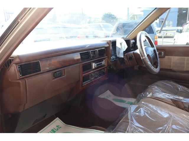 セドリックワゴン ＳＧＬリミテッド　サーフスタイル　ベンチシート　コラムオートマ　新品ＮｅｏＭｏｏｎ１５ｉｎ　新品ホワイトリボンタイヤ　ＬＥＤヘッドライト　ＥＴＣ　最終モデル　タイミングベルト交換済み（22枚目）