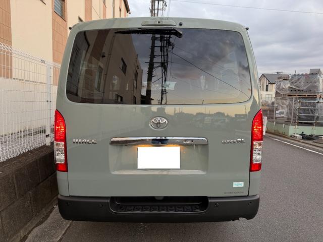 ハイエースバン ロングスーパーGL 登録済未使用車 アースカラーパッケージ 両側パワースライドドア パノラミックビューモニター デジタルインナーミラー LEDヘッドライト 20周年記念スカッフプレート 助手席エアバッグ付 スマートキー(5枚目)