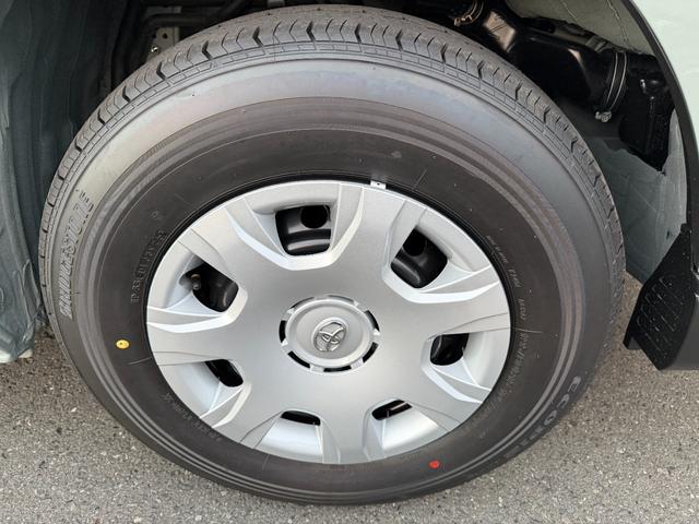 ハイエースバン ロングスーパーGL 登録済未使用車 アースカラーパッケージ 両側パワースライドドア パノラミックビューモニター デジタルインナーミラー LEDヘッドライト 20周年記念スカッフプレート 助手席エアバッグ付 スマートキー(8枚目)