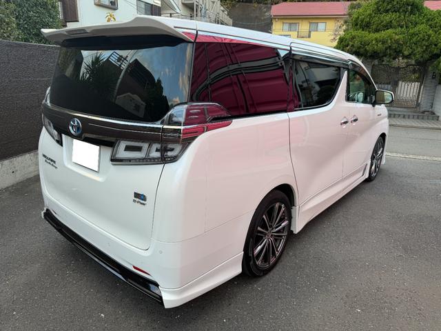 ヴェルファイアハイブリッド エグゼクティブラウンジ　法人１オーナー　ＴＲＤエアロ　ツインムーンルーフ　ナビＴＶ　ＪＢＬプレミアムサウンド　パノラミックビューモニター　デジタルインナーミラー　リヤエンターテイメント　ＥＴＣ　ＴＲＤ足回り　１９インチＡＷ（8枚目）