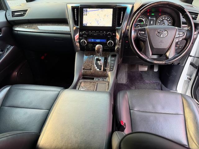 ヴェルファイアハイブリッド エグゼクティブラウンジ　法人１オーナー　ＴＲＤエアロ　ツインムーンルーフ　ナビＴＶ　ＪＢＬプレミアムサウンド　パノラミックビューモニター　デジタルインナーミラー　リヤエンターテイメント　ＥＴＣ　ＴＲＤ足回り　１９インチＡＷ（20枚目）