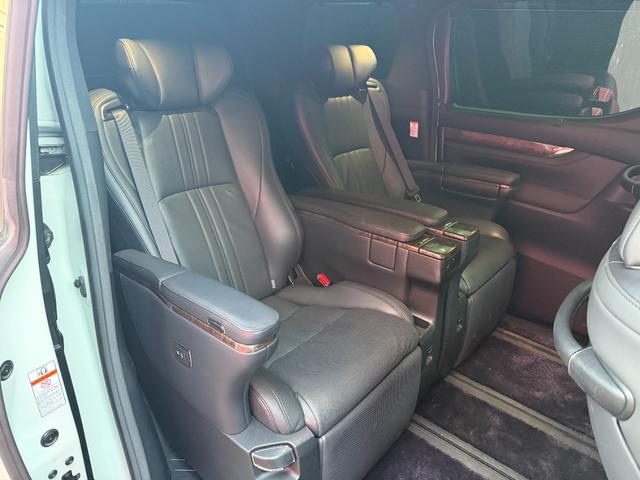 ヴェルファイアハイブリッド エグゼクティブラウンジ　法人１オーナー　ＴＲＤエアロ　ツインムーンルーフ　ナビＴＶ　ＪＢＬプレミアムサウンド　パノラミックビューモニター　デジタルインナーミラー　リヤエンターテイメント　ＥＴＣ　ＴＲＤ足回り　１９インチＡＷ（33枚目）