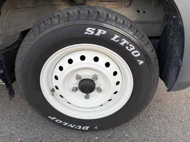 タウンエースバン ＧＬ　トヨタモビリティ神奈川キャンパーアルトピアーノ　買取直販　１オーナー　走行充電　サブバッテリー　５００Ｗインバーター　冷凍冷蔵庫　ベッド　テーブル　１０インチナビＴＶ　Ｂカメラ　ＥＴＣ　ＬＥＤライト（9枚目）