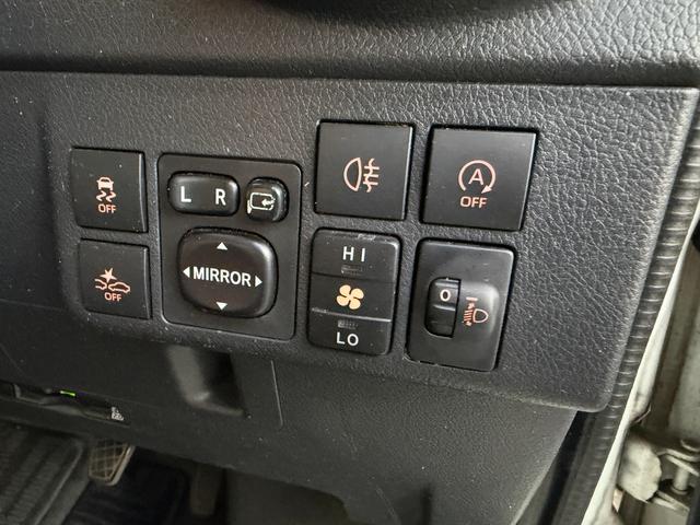 タウンエースバン ＧＬ　トヨタモビリティ神奈川キャンパーアルトピアーノ　買取直販　１オーナー　走行充電　サブバッテリー　５００Ｗインバーター　冷凍冷蔵庫　ベッド　テーブル　１０インチナビＴＶ　Ｂカメラ　ＥＴＣ　ＬＥＤライト（15枚目）