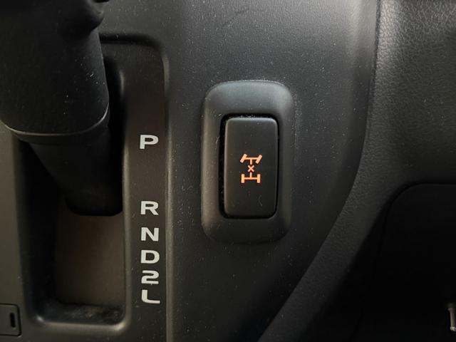 タウンエースバン ＧＬ　トヨタモビリティ神奈川キャンパーアルトピアーノ　買取直販　１オーナー　走行充電　サブバッテリー　５００Ｗインバーター　冷凍冷蔵庫　ベッド　テーブル　１０インチナビＴＶ　Ｂカメラ　ＥＴＣ　ＬＥＤライト（16枚目）