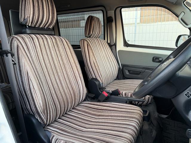 タウンエースバン ＧＬ　トヨタモビリティ神奈川キャンパーアルトピアーノ　買取直販　１オーナー　走行充電　サブバッテリー　５００Ｗインバーター　冷凍冷蔵庫　ベッド　テーブル　１０インチナビＴＶ　Ｂカメラ　ＥＴＣ　ＬＥＤライト（17枚目）