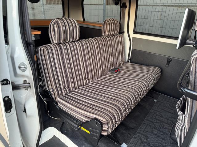 タウンエースバン ＧＬ　トヨタモビリティ神奈川キャンパーアルトピアーノ　買取直販　１オーナー　走行充電　サブバッテリー　５００Ｗインバーター　冷凍冷蔵庫　ベッド　テーブル　１０インチナビＴＶ　Ｂカメラ　ＥＴＣ　ＬＥＤライト（18枚目）