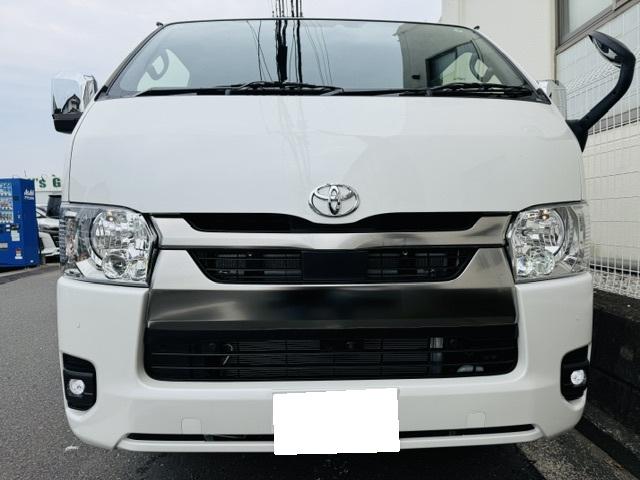 ハイエースバン ロングスーパーＧＬ　ダークプライムＳ　登録済み未使用車　４ＷＤ　特別仕様車　高出力エンジン　専用ショックアブソーバー　専用内装　パノラミックビューモニター　デジタルインナーミラー　寒冷地仕様　ＬＥＤヘッドライト　両側パワスラ（4枚目）