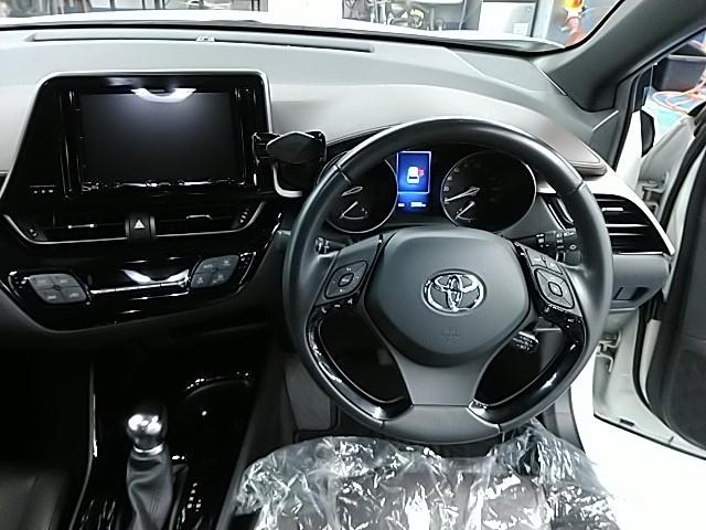 C-HR G-T ワンオーナー キーレス フルセグ ナビ&TV 18アルミホイール アイドリングストップ エアバッグ オートマ フル装備 助手席エアバッグ 衝突被害軽減システム ETC バックカメラ スマートキー(7枚目)