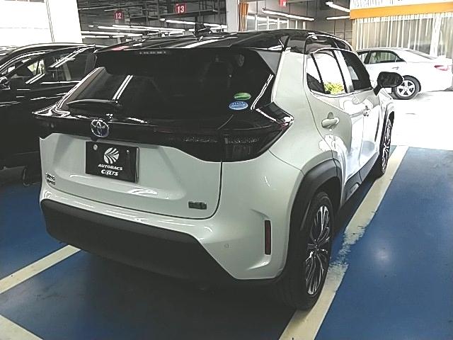 ヤリスクロス ハイブリッドＺ　ワンオーナー　キーレス　フルセグ　ナビ＆ＴＶ　１８アルミホイール　アイドリングストップ　エアバッグ　オートマ　フル装備　助手席エアバッグ　ＥＴＣ　バックカメラ　スマートキー　横滑り防止機能（3枚目）