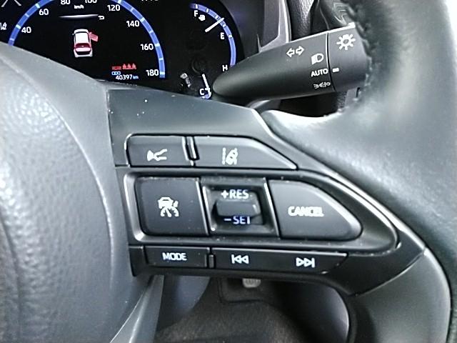 ヤリスクロス ハイブリッドＺ　ワンオーナー　キーレス　フルセグ　ナビ＆ＴＶ　１８アルミホイール　アイドリングストップ　エアバッグ　オートマ　フル装備　助手席エアバッグ　ＥＴＣ　バックカメラ　スマートキー　横滑り防止機能（21枚目）