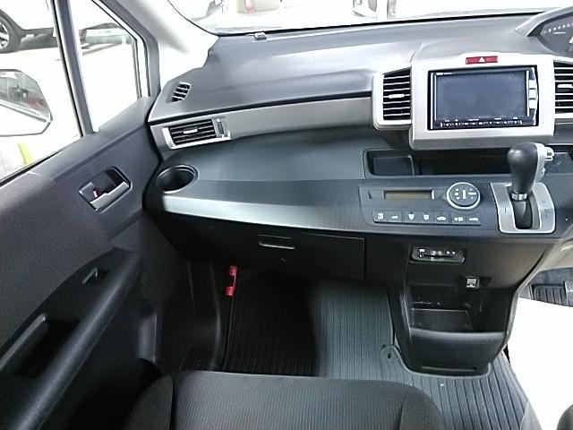 フリード G ジャストセレクション ワンオーナー キーレス フルセグ ナビ&TV エアバッグ オートマ フル装備 助手席エアバッグ HIDヘッドライト ETC バックカメラ スマートキー(8枚目)