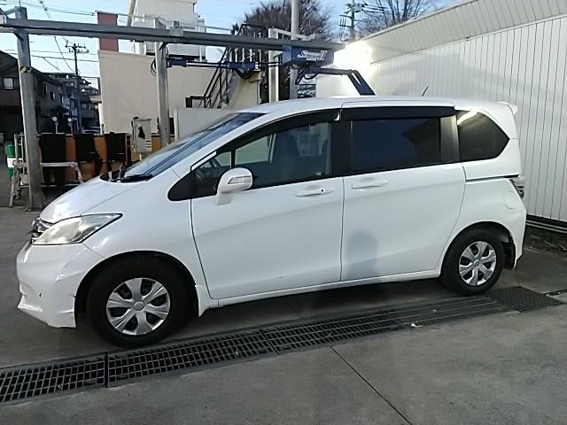 フリード G ジャストセレクション ワンオーナー キーレス フルセグ ナビ&TV エアバッグ オートマ フル装備 助手席エアバッグ HIDヘッドライト ETC バックカメラ スマートキー(15枚目)