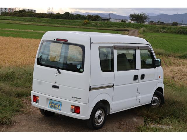 エブリイ ＰＡ　パートタイム４ＷＤ　５速マニュアル　夏冬タイヤセット　整備記録簿１５枚有　ワンオーナー（3枚目）