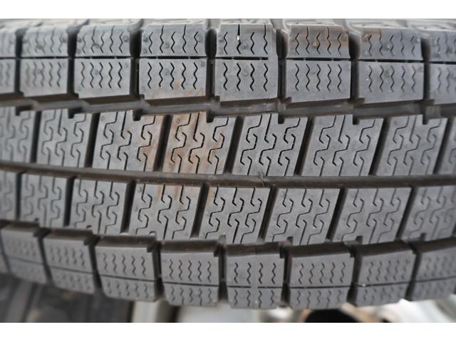 エブリイ ＰＡ　パートタイム４ＷＤ　５速マニュアル　夏冬タイヤセット　整備記録簿１５枚有　ワンオーナー（28枚目）