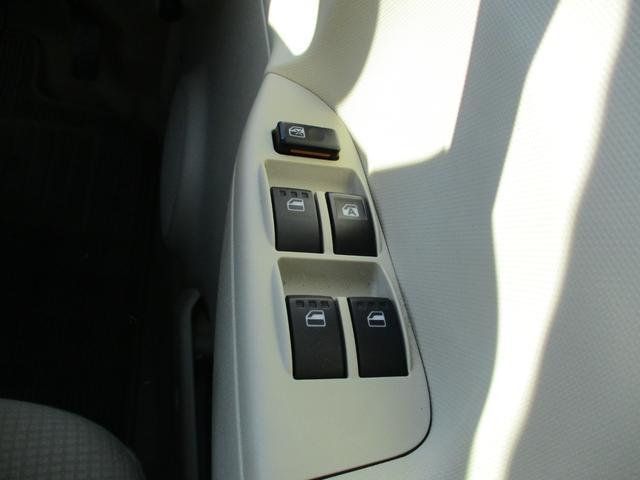 エッセ X 純正ナビ バックカメラ 走行8000km キーレス 電動格納ドアミラー オートエアコン ボディ同色アウターハンドル 4速オートマ(43枚目)