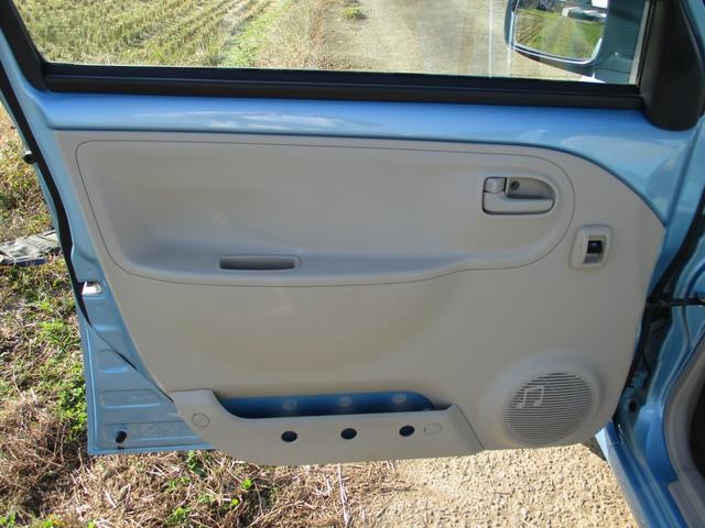 エッセ X 純正ナビ バックカメラ 走行8000km キーレス 電動格納ドアミラー オートエアコン ボディ同色アウターハンドル 4速オートマ(63枚目)