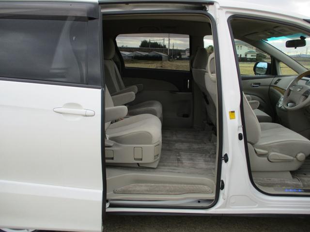 エスティマ ２．４アエラス　Ｇエディション　純正地デジＨＤＤナビ　ＤＶＤ再生　Ｂｌｕｅｔｏｏｔｈオーディオ　後席フリップダウンモニター　両側パワースライドア　ディスチャージ　スマートキー　寒冷地仕様（13枚目）