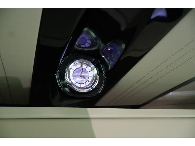 アルファード 3.5ロイヤルラウンジSP フルパーテーション 24インチ後席ディスプレイ JBLプレミアムサウンド リラクゼーションシステム エクストラキャビネット 冷蔵庫 置くだけ充電 調光ウインドゥ モデリスタフルエアロ(12枚目)