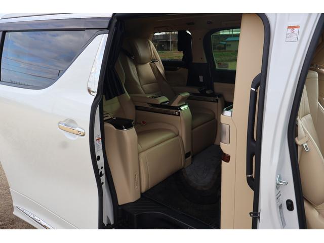 アルファード 3.5ロイヤルラウンジSP フルパーテーション 24インチ後席ディスプレイ JBLプレミアムサウンド リラクゼーションシステム エクストラキャビネット 冷蔵庫 置くだけ充電 調光ウインドゥ モデリスタフルエアロ(23枚目)